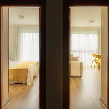 アパート アパルタメントス ドゥナス デ リエンクレス *